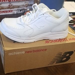 New Balance women's sneaker